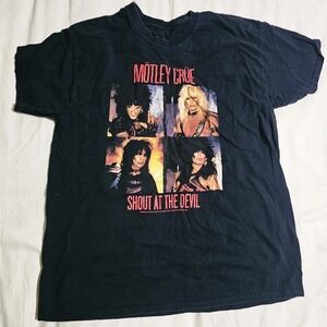 Mötley Crüe Graphic T-Shirt